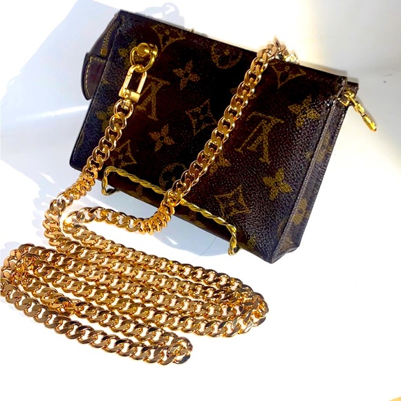 Authentic Louis Vuitton Crossbody poche.